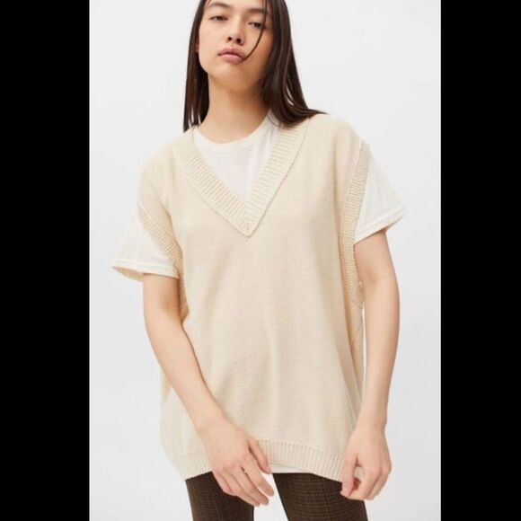 Urban Outfitters BDG Selena Oversized Sweater Vest - Picture 1 of 1